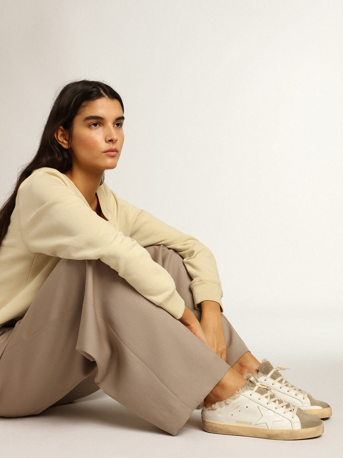 Super-Star Sabot con stella in pelle bianca e fodera in shearling