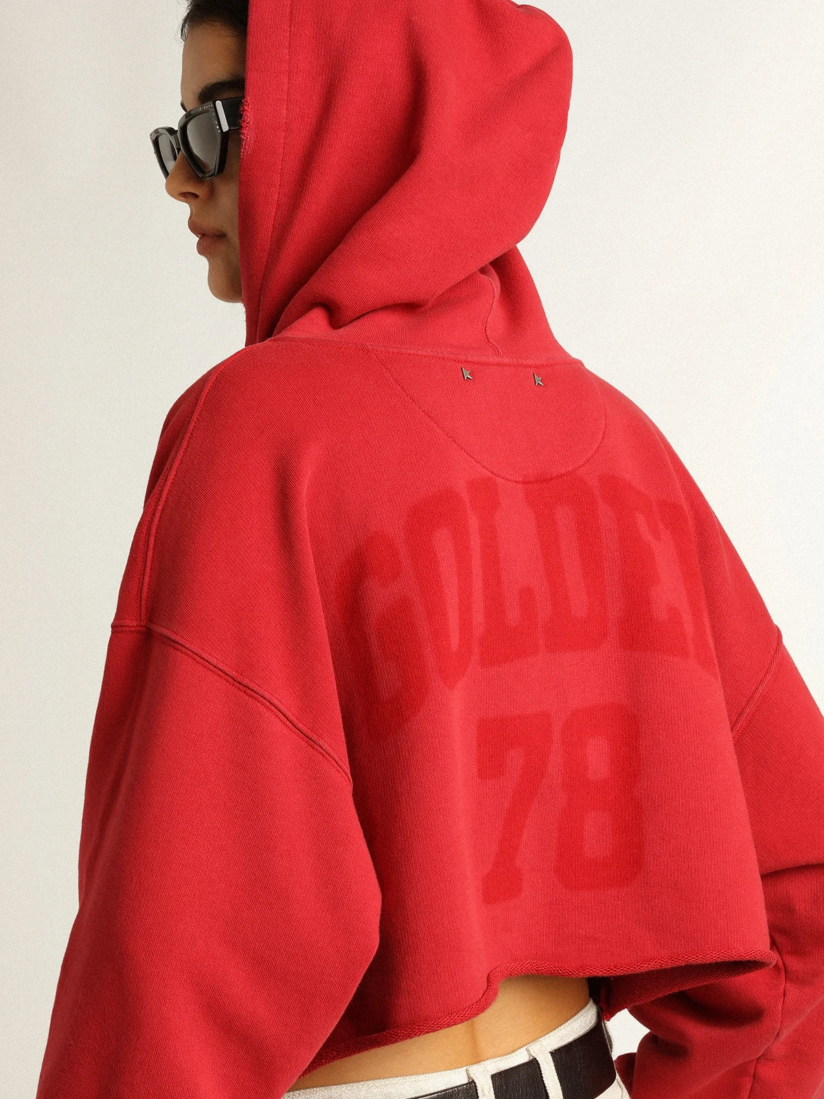 Felpa crop con cappuccio colore rosso