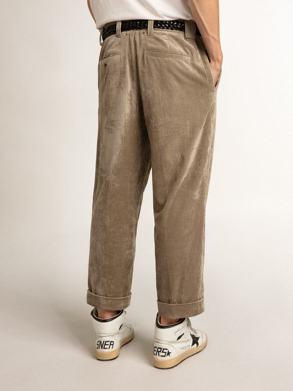 Pantalone di color beige chiaro in corduroy